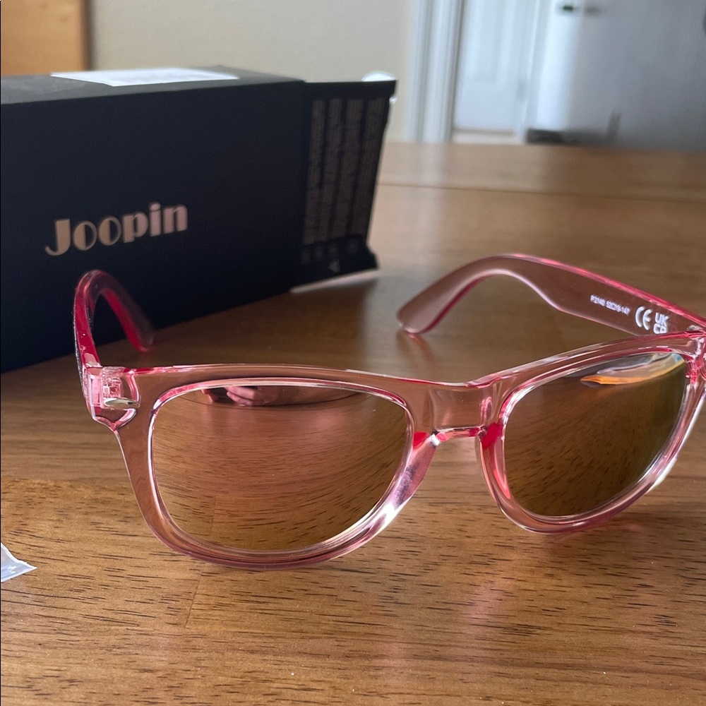 Pink mirrored lenses, women’s polarized and UV protection Sunglasses